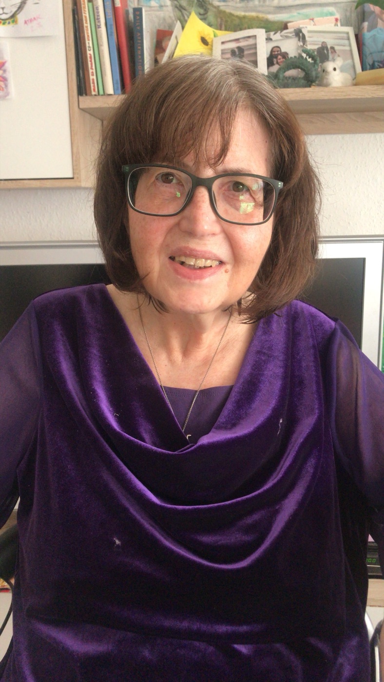 Marlies in a purple velvet top